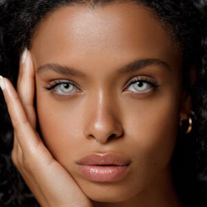 Model wearing Ashen Blend Gray 14.2mm colored contacts